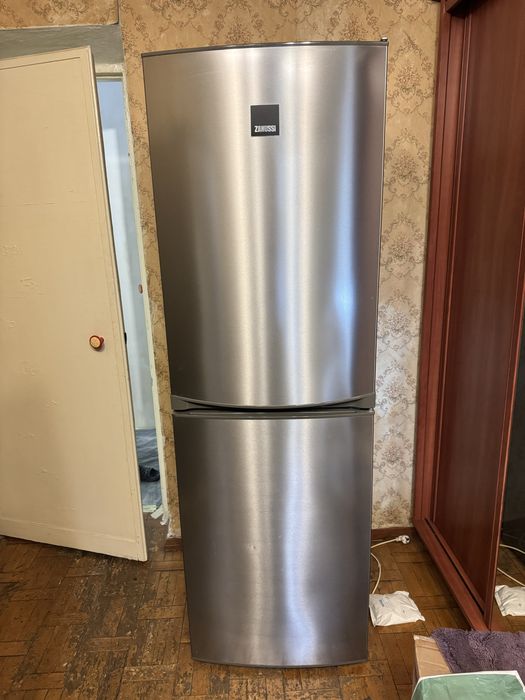 Холодильник zanussi