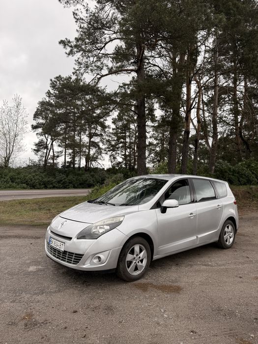 Продам Renault Scenic 2010