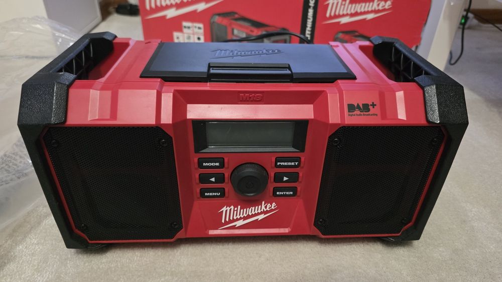 Fabrycznie nowe radio FM DAB+ Milwaukee M18 JSRDAB+-0