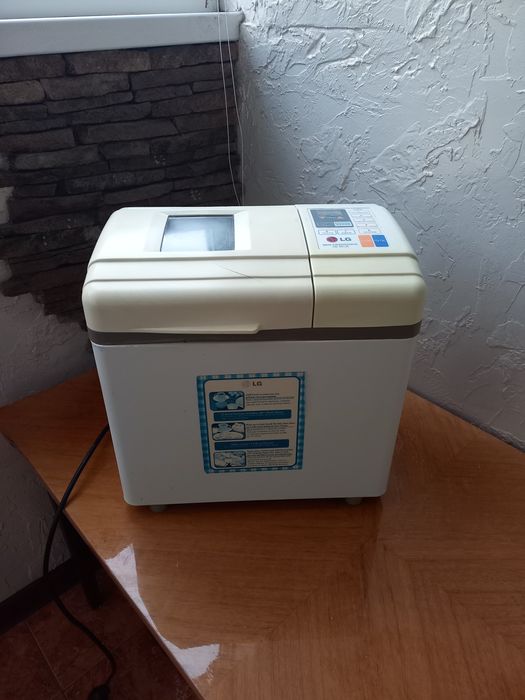 Хлібопічка LG з таймером