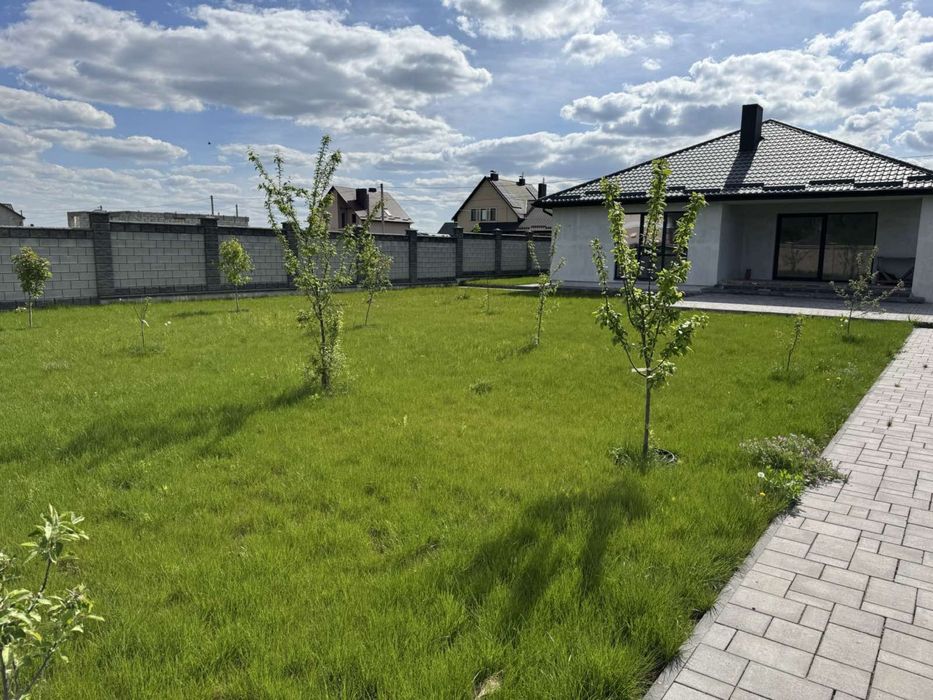 Неперевершена Американка поруч з лісом(!)