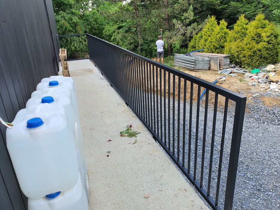 Balustrada balkonowa pionowa