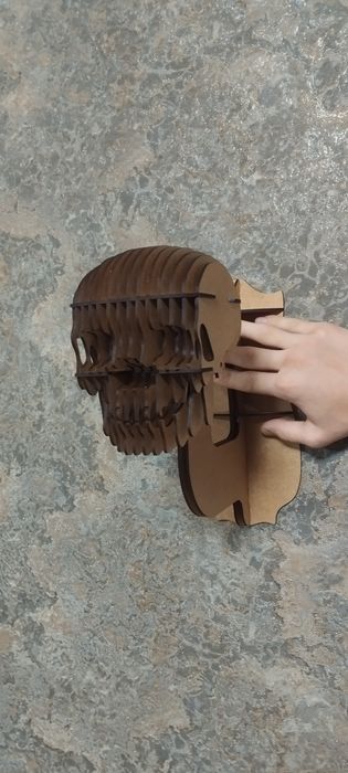 Шолом , Тримач шолома настінний