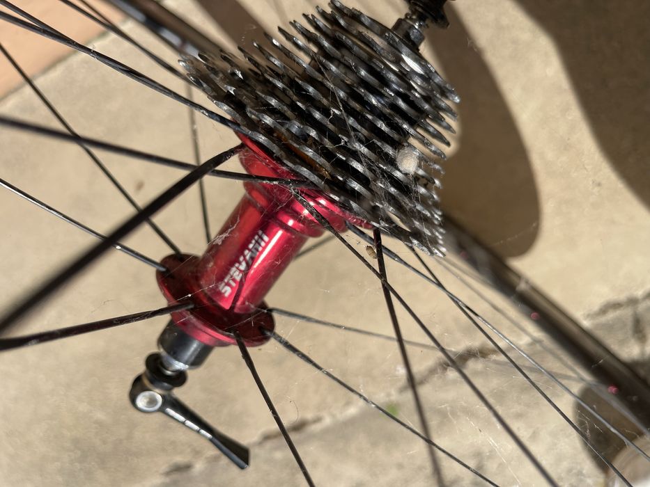 Rodas de estrada em Carbono Dura Ace com cassete e pneus