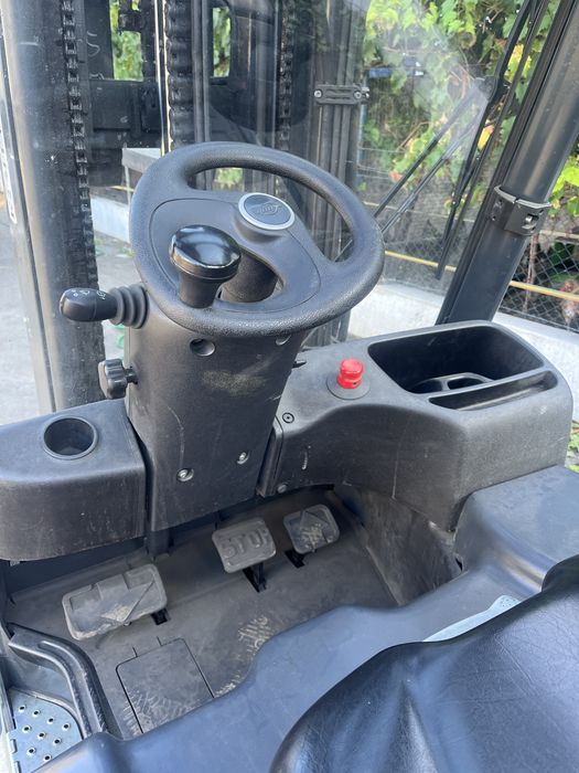 Empilhador linde E 18