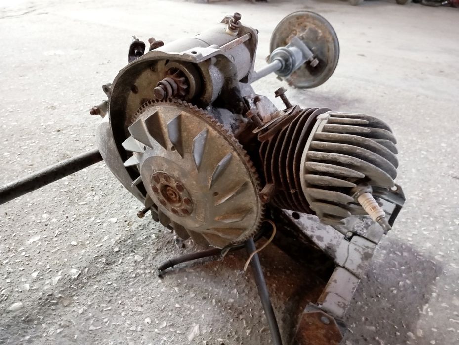 Motor Piaggio Ape 50