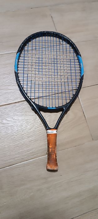raquete de ténis Wilson Ultra 100 V2.