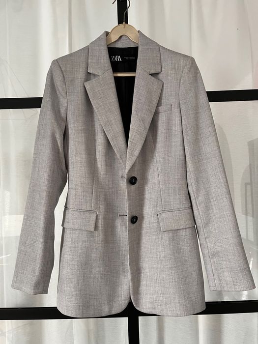 Taliowana jasno szara marynarka damska z poduszkami ZARA r. XS