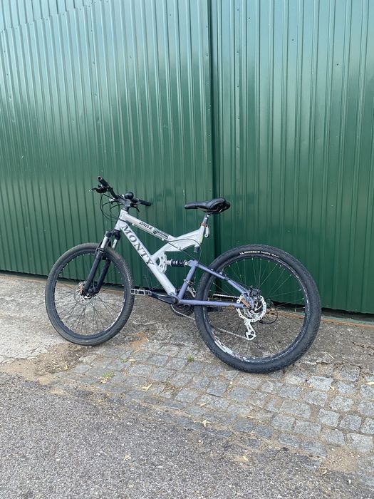 Bicicleta Monty Drive