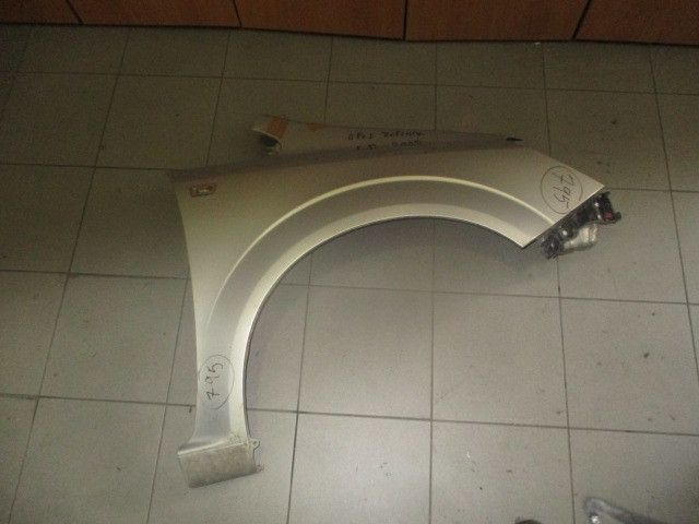 Guarda-lamas direito OPEL Zafira A (F75_)