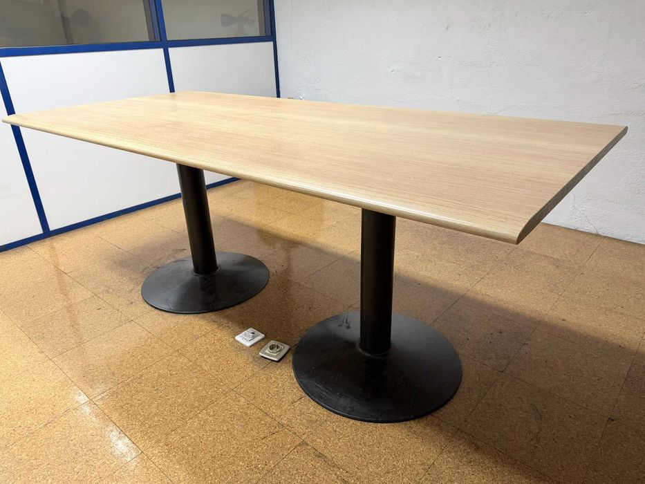 Mesa de escritório 190x90 cm com estante/vitrina