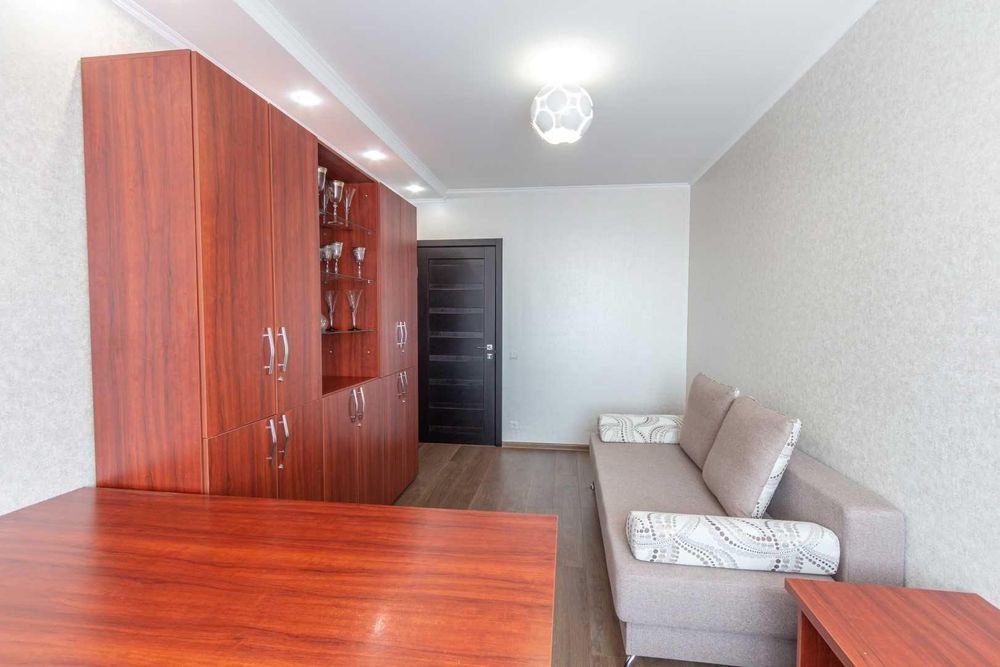 Продам дворівневу 3-кімнатну квартиру в ЖК Петрівський квартал. EN