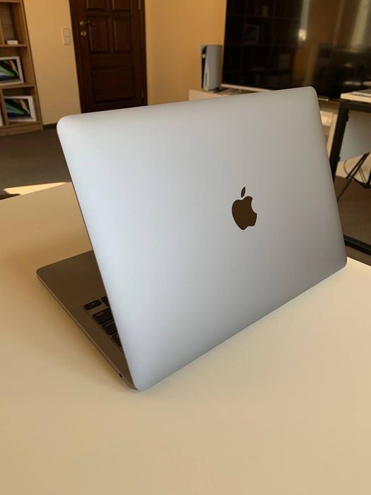 Ноутбук APPLE MACBOOK AIR 13″ 2022 Space Gray M2 8 RAM / 256 SSD