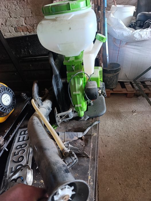 Продам бензо оприскувач для садків ,можна кріпити все і скрізь  новийи