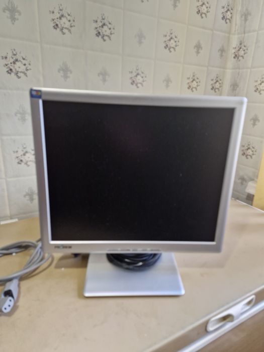 Монітор PROVIEW 17 дюймів в ідеалі