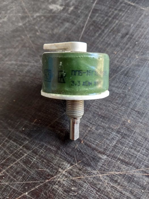 Переменные резисторы ППБ-15Г 3.3кОм.   10кОм.