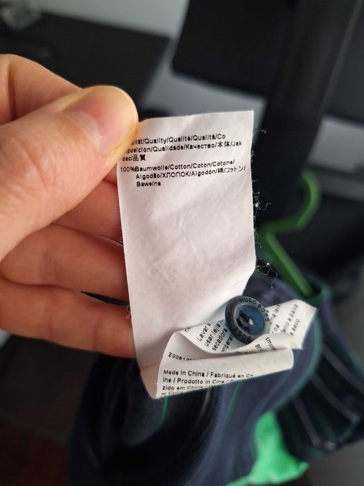 Polo Hugo Boss Azul e verdes riscas
