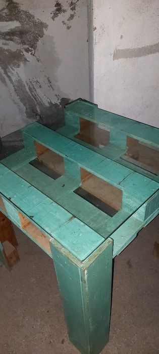 Mesa com tampo de vidro