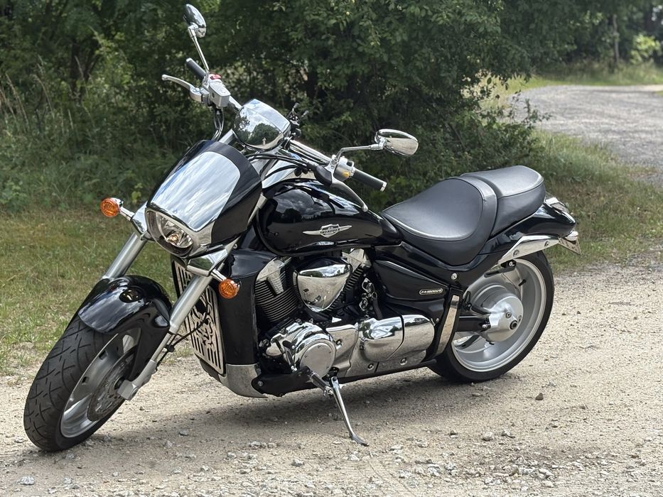 Potezny Suzuki Intruder VZR1800