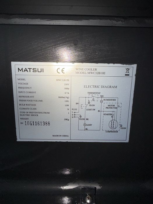 Lodówka na wino Matsui MWC32B10E