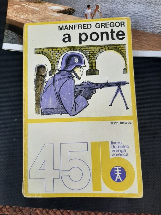 17  livros das fotos.novos.2€ cada.entrega Cartaxo ou envio Ctt.25€  todos.