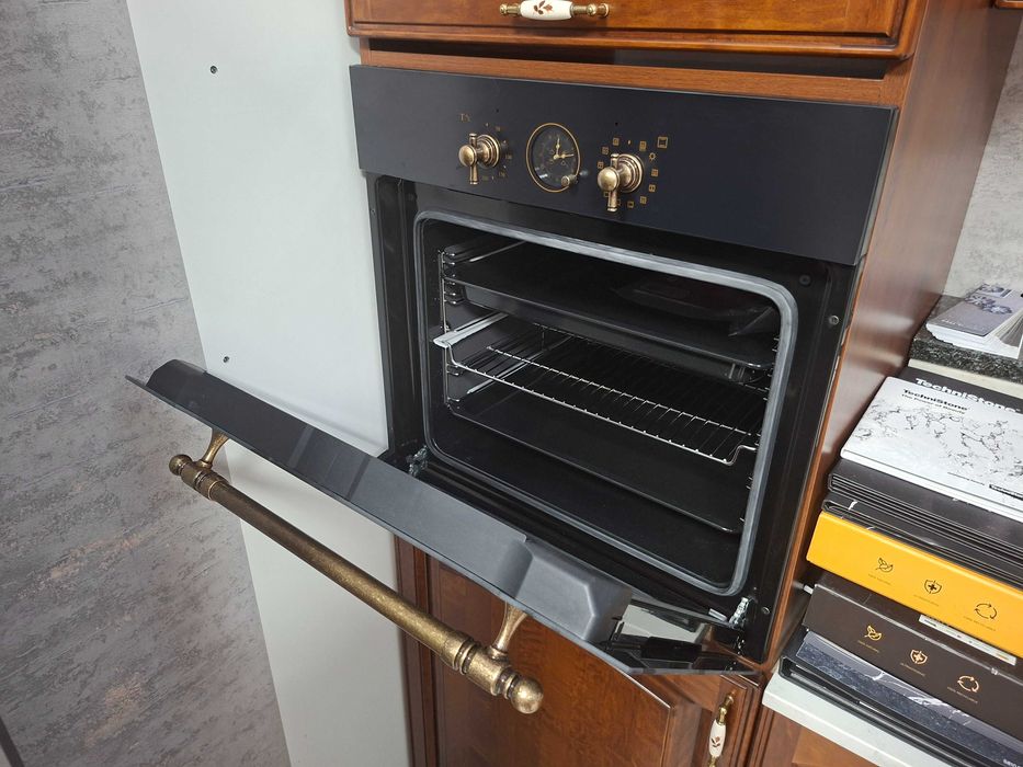 Piekarnik Amica ED17319B  retro