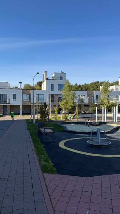 Продаж котеджу з терасою в с.Липники