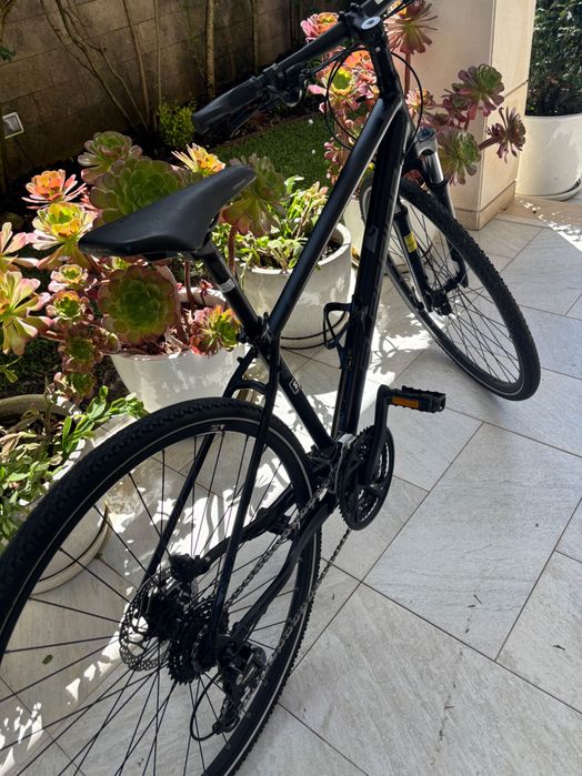 Bicicleta Superior Híbrida/Cross | Tamanho S | Shimano Altus | Travões de Disco | Revisão Completa