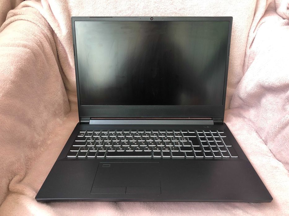 XMG APEX 15 Ryzen 3900x RAM 64Gb SSD NVME 1024Gb + SSD 120Gb NVIDIA RTX2070