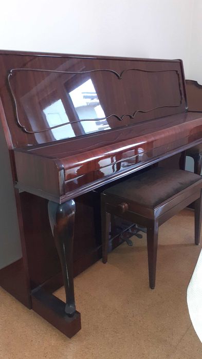 Piano vertical CALISIA
