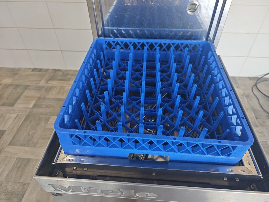 Посудомийна машина купольна Miele G7727