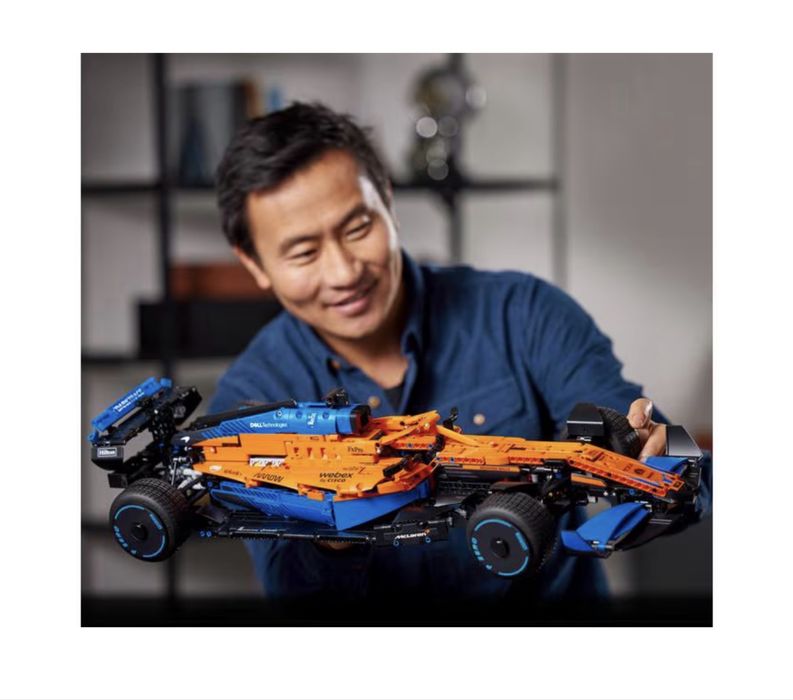 В наявності Конструктор LEGO Technic Гоночний McLaren Formula 1 42141)