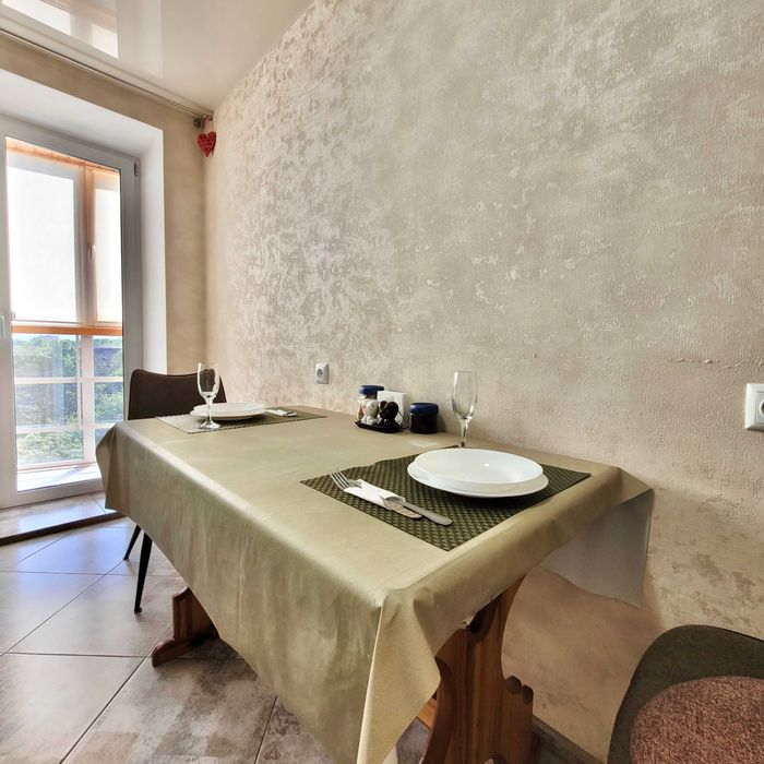 ApartPoltava Дизайн. Апартаменти з ПАНОРАМНИМ балконом