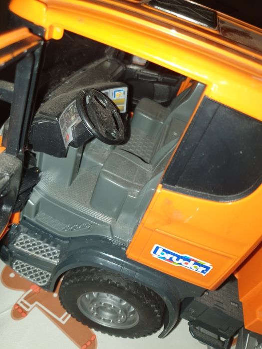 Samochód śmieciarka scania