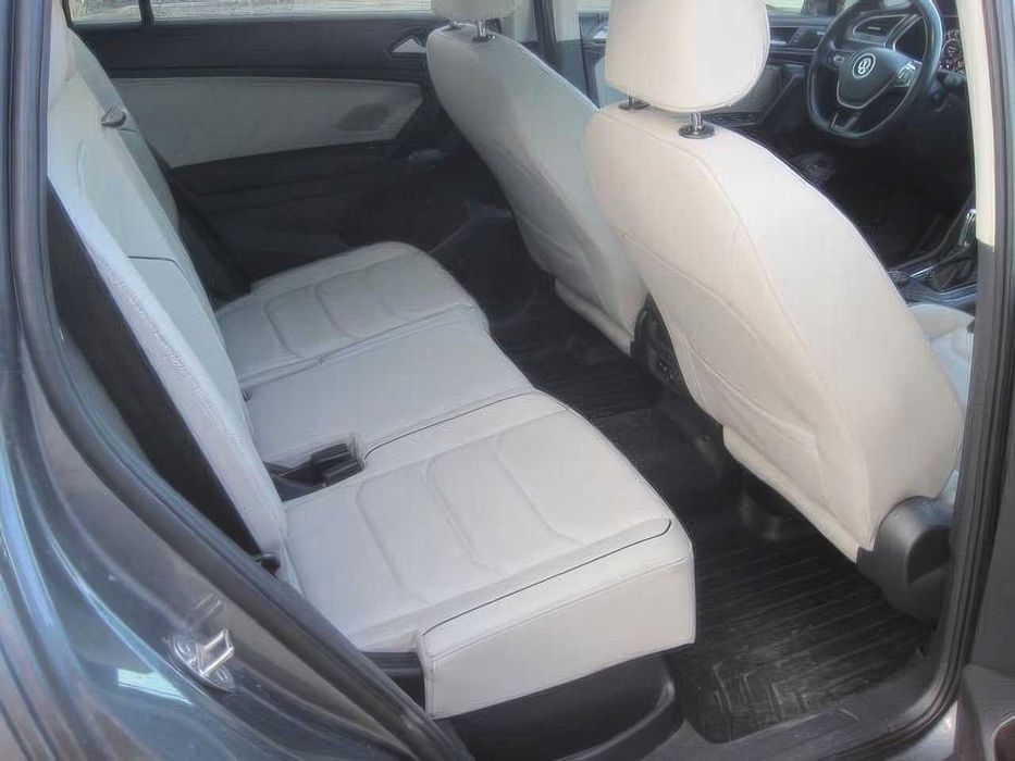 Volkswagen  Tiguan SEL      2019