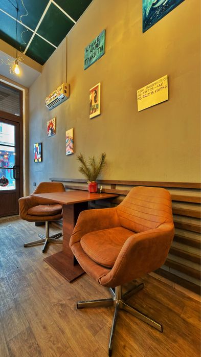 Продаж Кавʼярні, Старе місто (бізнес)