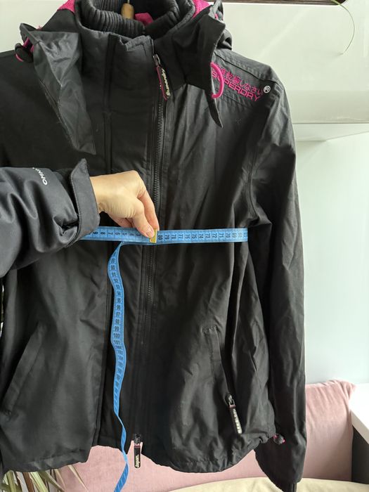 Продам жіночу вітровку Superdry Technical Pop Zip з капюшоном