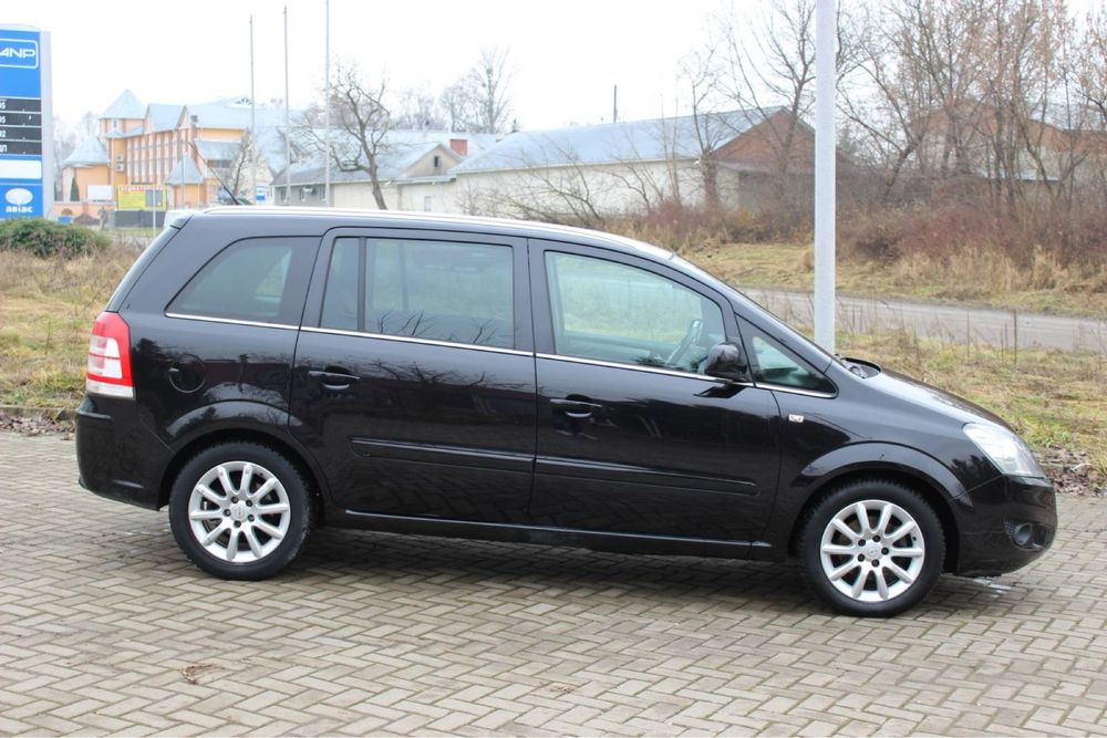 Продам Opel zafira b 1.8 2011