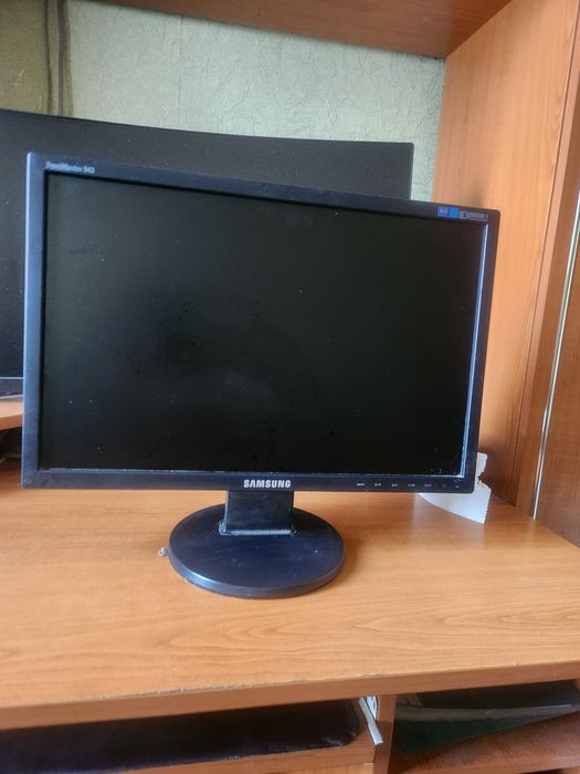 SyncMaster943 монитор самсунг 19