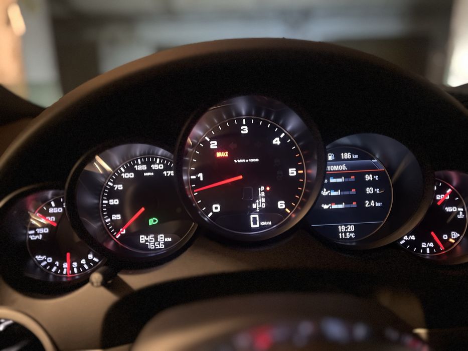 Продаж Porsche Cayenne 2014