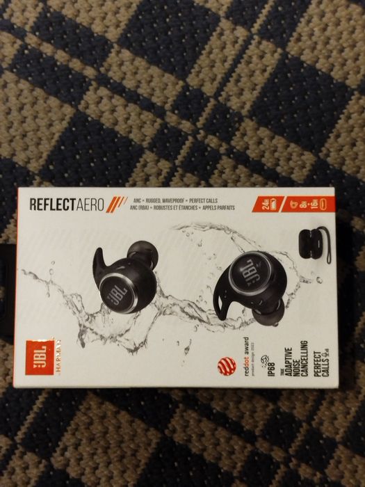 JBL Reflect Aero - opakowanie + akcesoria