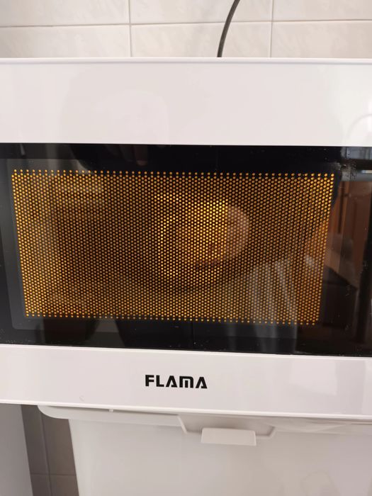 Microondas Flama 1846FL- impecável