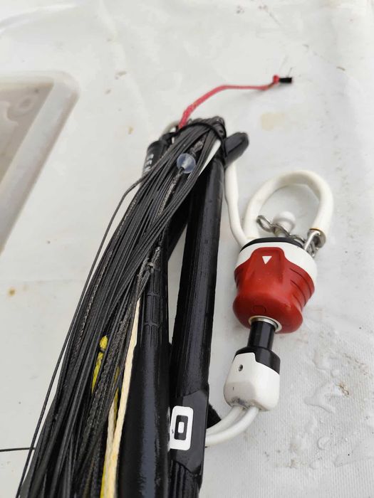 Kitesurf Core - barra sensor pro 3 de 2024 e prancha fusion 6