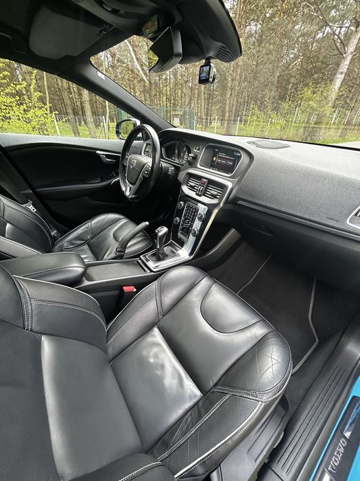 Volvo v40 R-design d4 bogata wersja