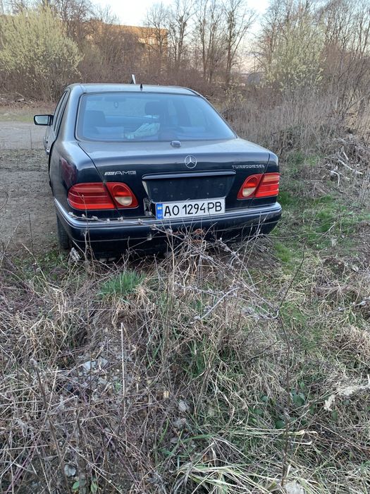 Мерседес-Бенс w 210  Е 300