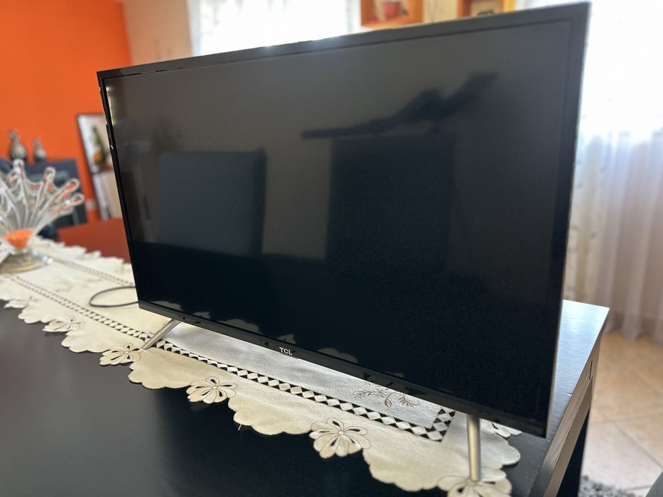 TV LED 32" HD c/ Sintonizador Satélite, Cabo e TDT - TCL