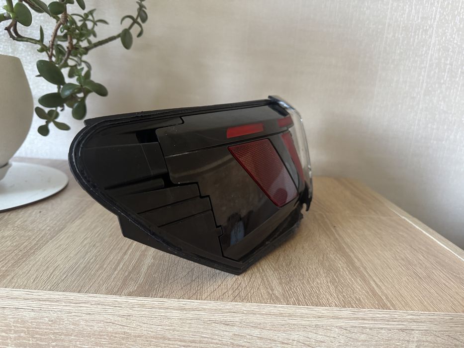 Vw id4 2023 usa задня фара