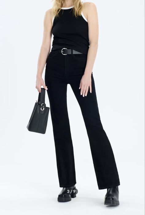 Розкльошені джинси