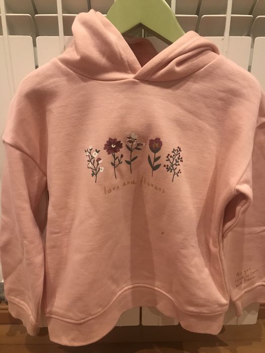 Sweatshirt Camisola c Capucho