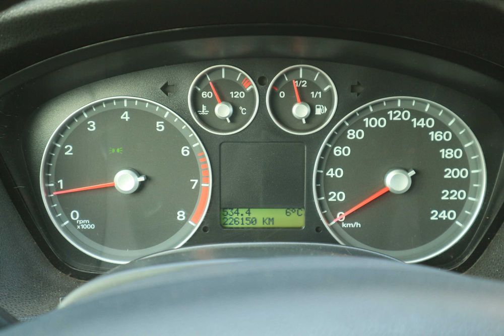 Ford Focus Mk2 1.6 GHIA 1,6 -Zarejestrowny-Klima-Multifunkcja-Tempomat